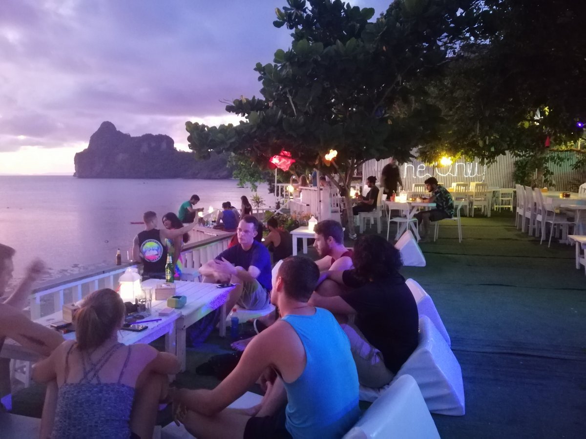 THE ONLY BAR PHI PHI, Ko Phi Phi Don - Updated 2024 Restaurant Reviews ...