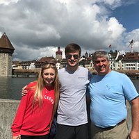 Family with the Rathaus behind