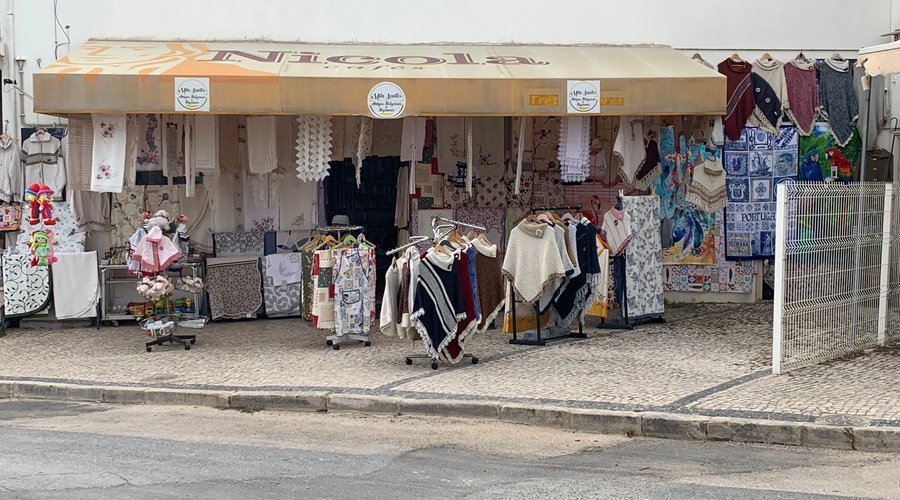 negozietti di souvenir