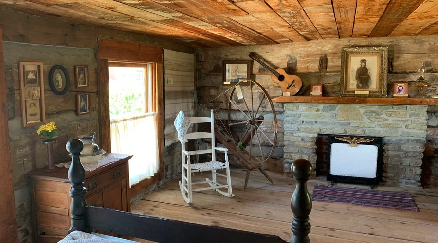 William Arnold Log House