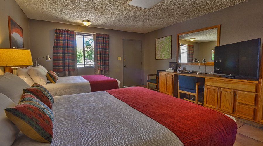 Double Queen Suite