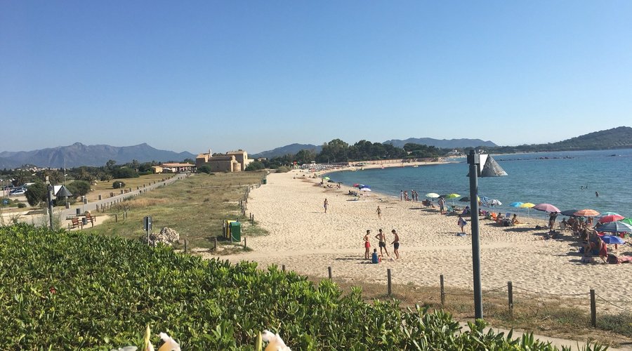 Posto tranquillo,bella spiaggia e sito archeologico accanto,un po’ affollati i parcheggi alle spiagge e spesso a pagamento