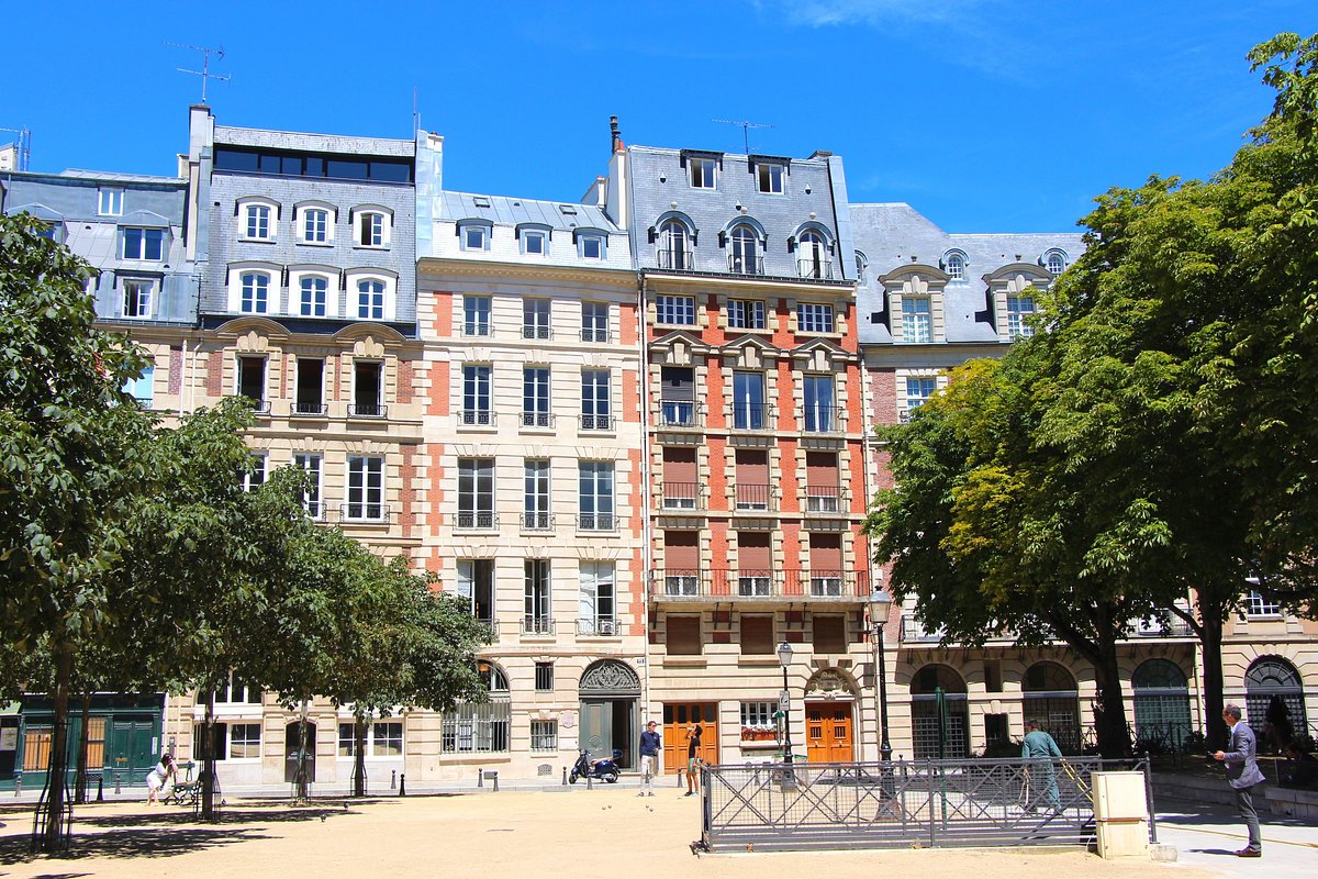 Place Dauphine (Paris) - All You Need to Know BEFORE You Go