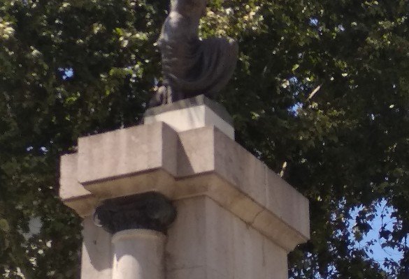 Monumento a Narciso Monturiol