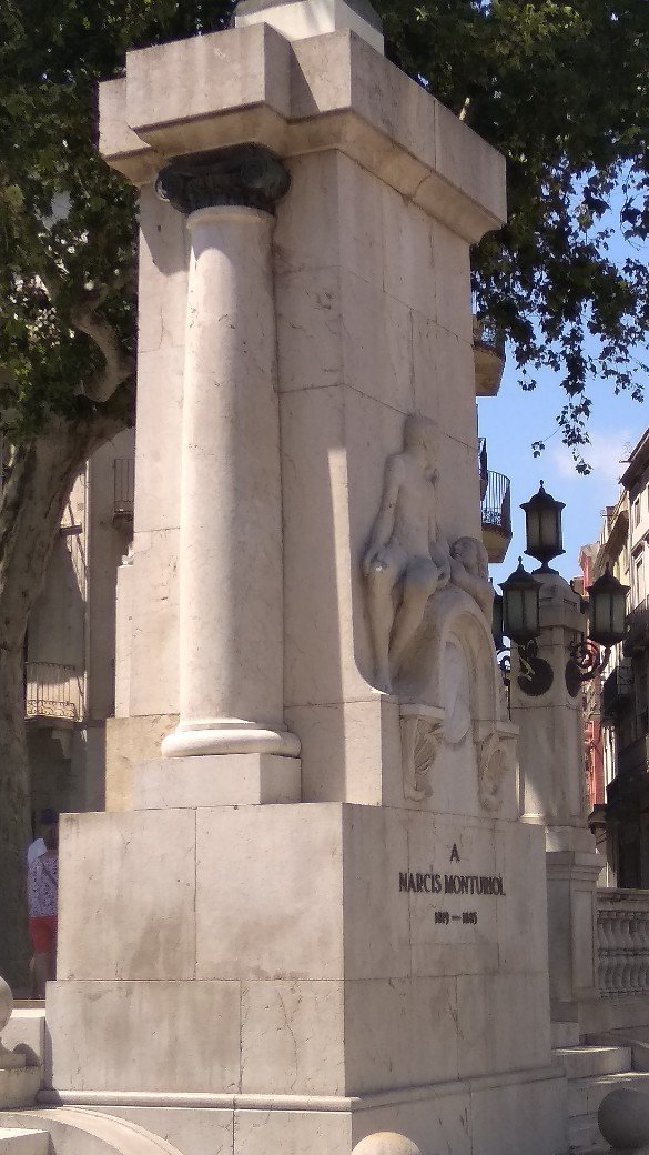 Imagen 2 de Monumento a Narciso Monturiol