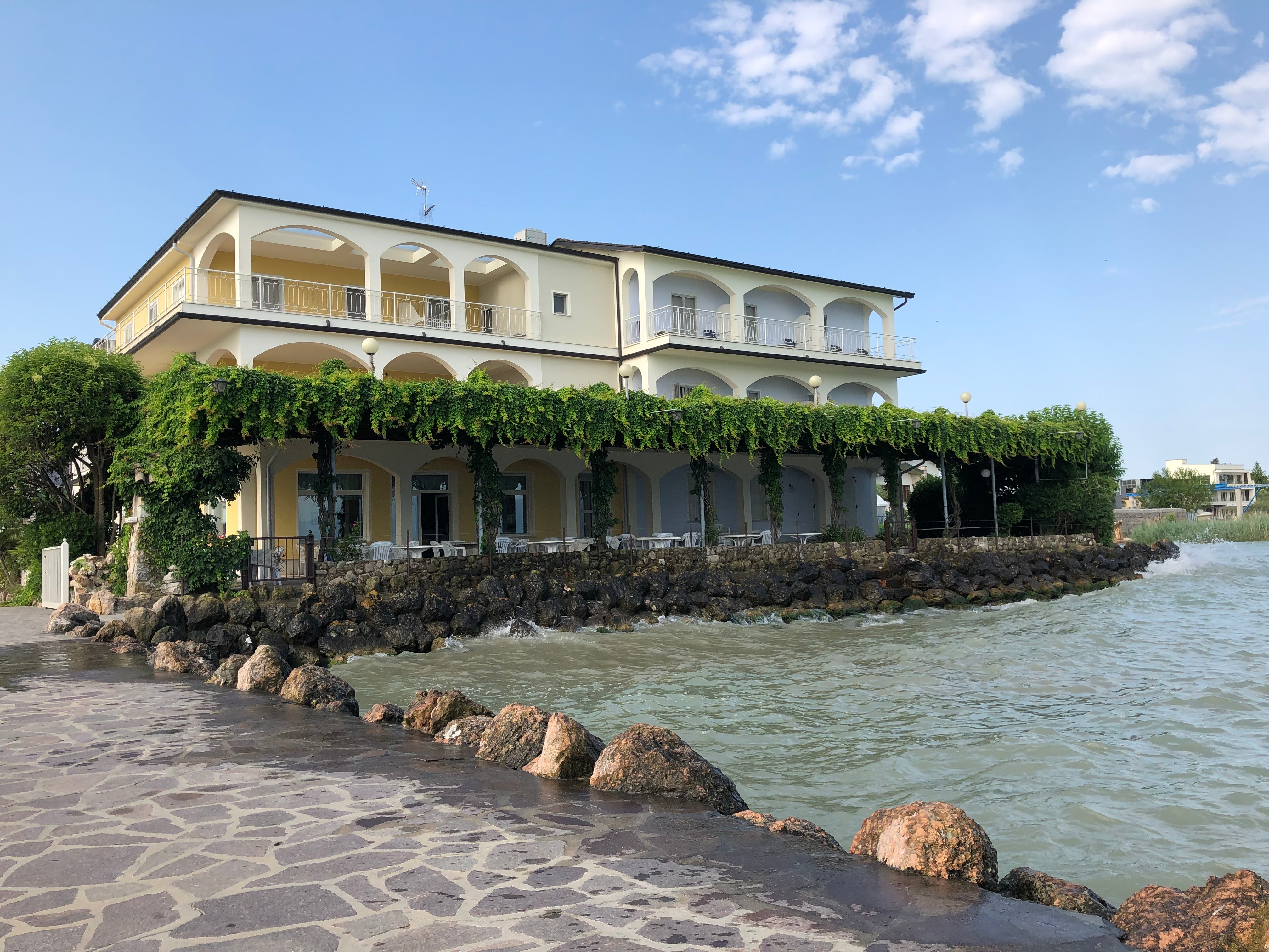 HOTEL AL PESCATORE (Peschiera Del Garda, Lago Di Garda, Italia): Prezzi ...