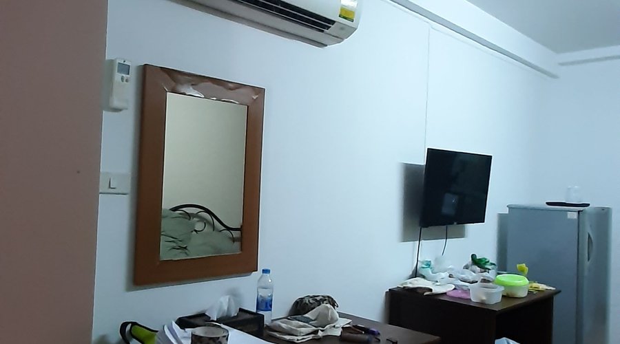 the hotel "United Place" in Bang-Sand Chonburi Thailand  nice place but to me 800 thaibath is quite expensive.