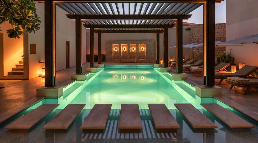 The swimming pool 