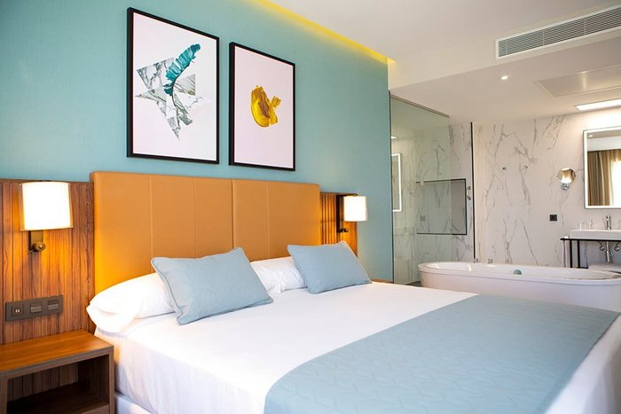 Recommended Hotel: Hotel RIU Plaza España Image 2