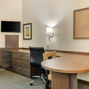 Candlewood Suites Fort Myers-Sanibel Gateway, hotel in Fort Myers
