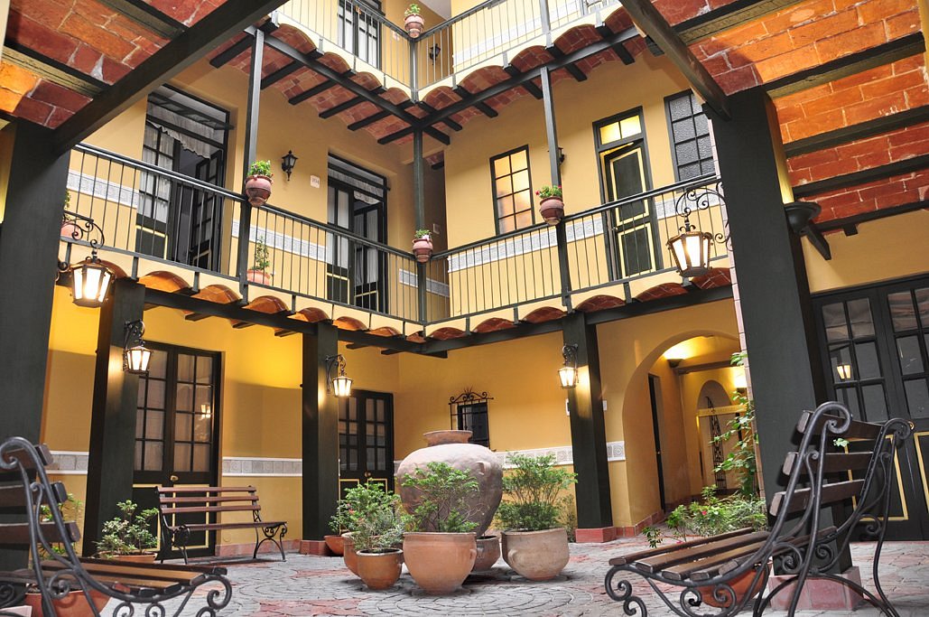 Naira Hostal, hotel en La Paz