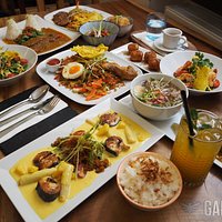 Indonesian style of dining