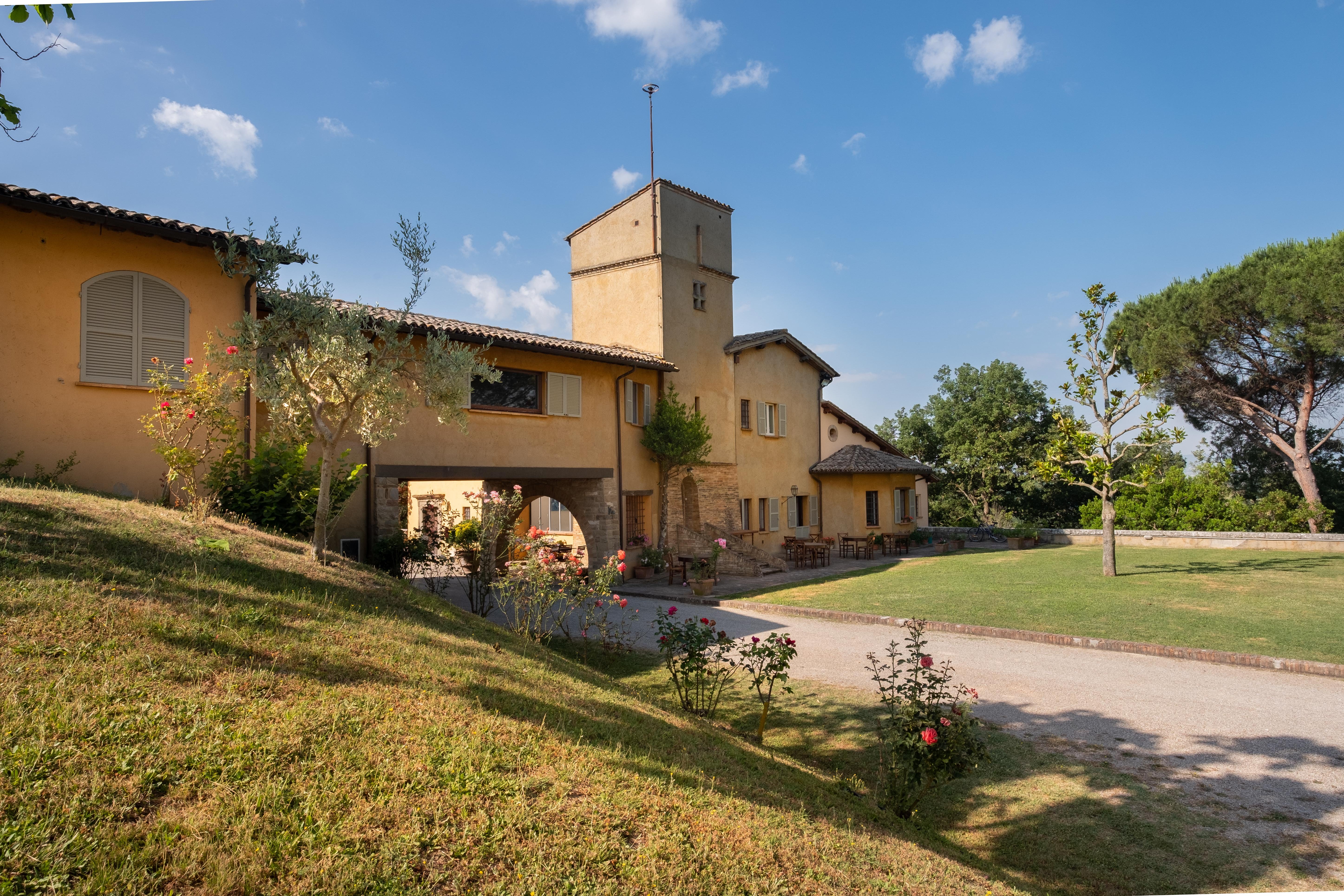 AGRITURISMO LE CERQUE B&B - Updated 2024 Prices & Reviews (Umbria ...