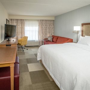 Hampton Inn Latrobe in Latrobe, image may contain: Hotel, Building, Architecture, Inn