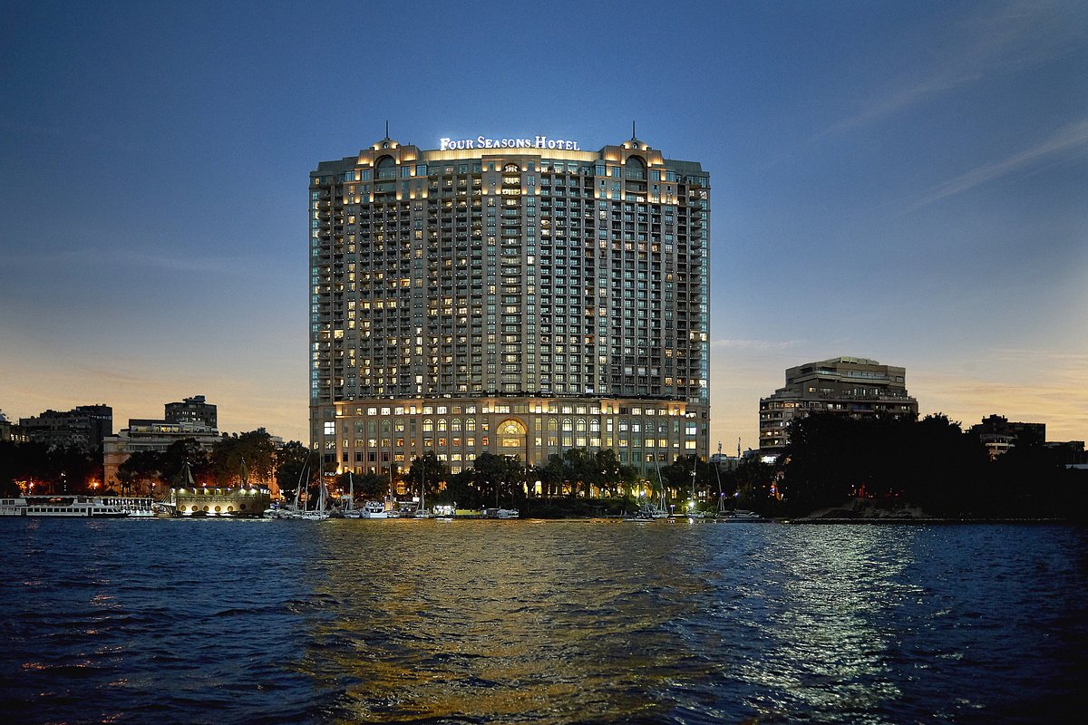 Four Seasons Hotel Cairo at Nile Plaza, hotel in Cairo