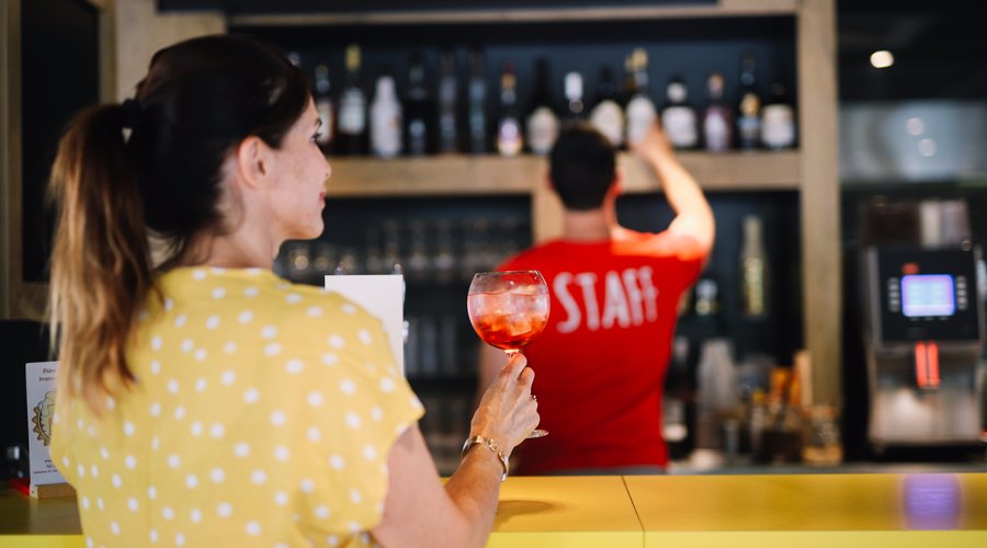 Bar