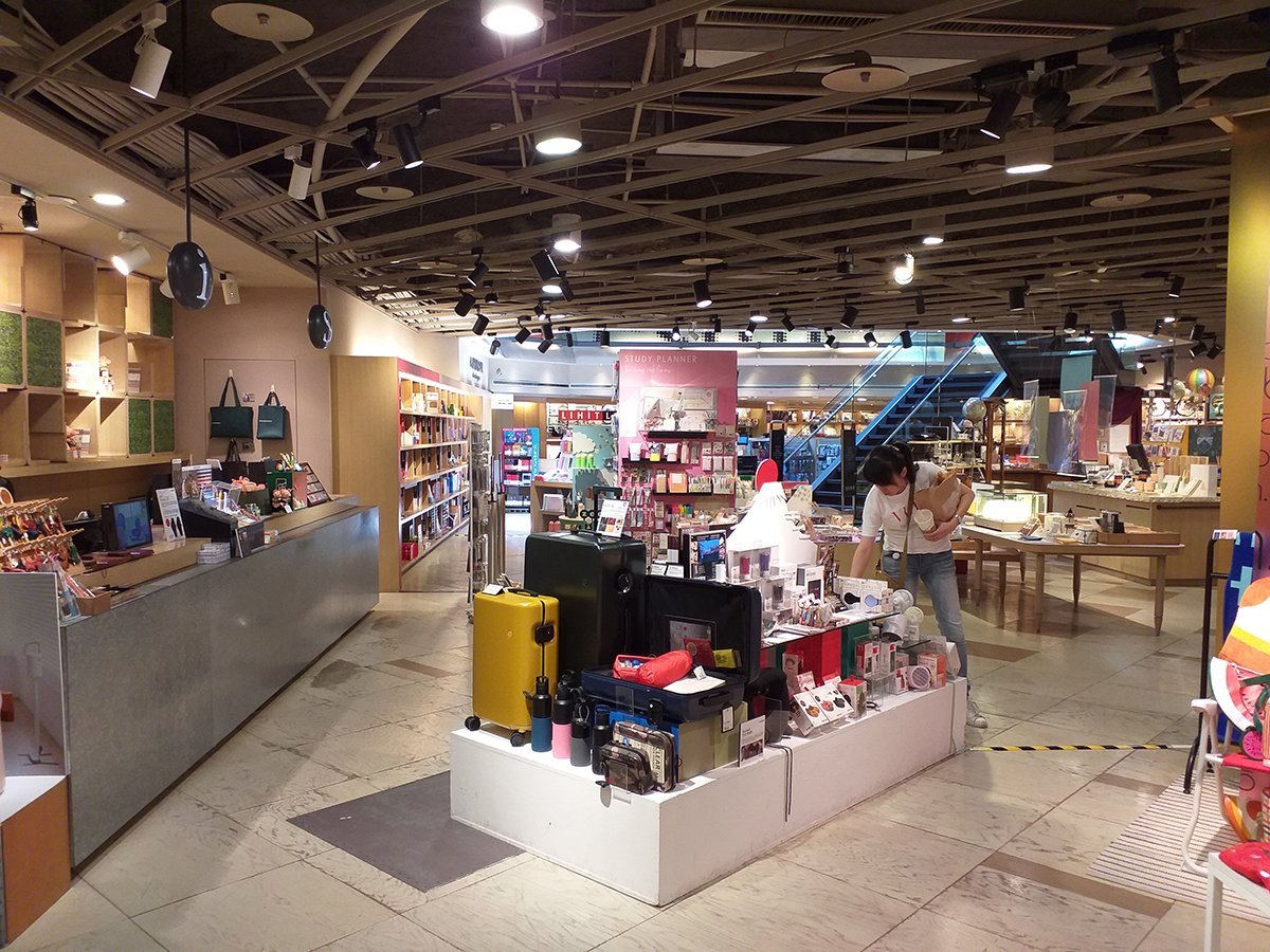 Eslite Bookstore Dunhua Da An Ce Qu Il Faut Savoir