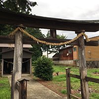 鳥居と拝殿