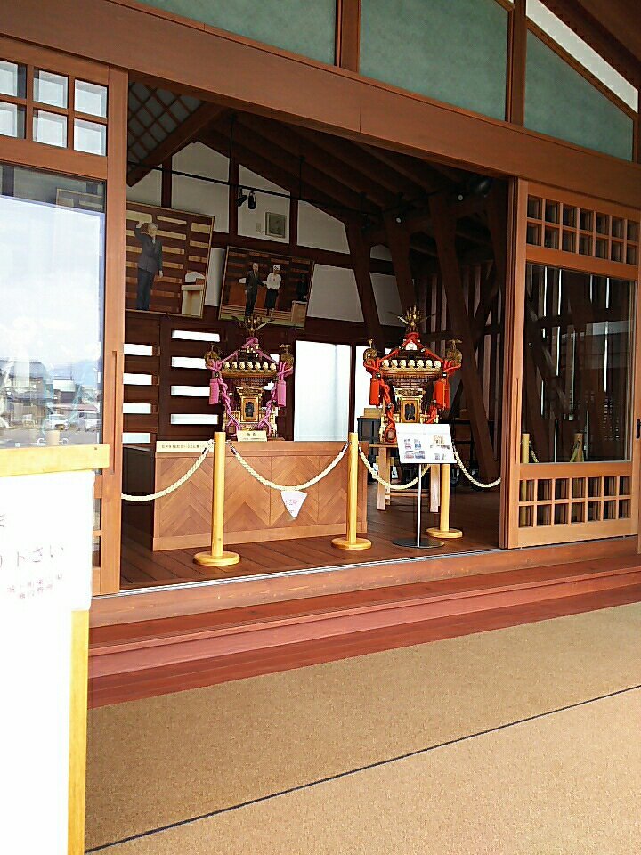 城下町の古い街並みを歩く | 実業之日本社