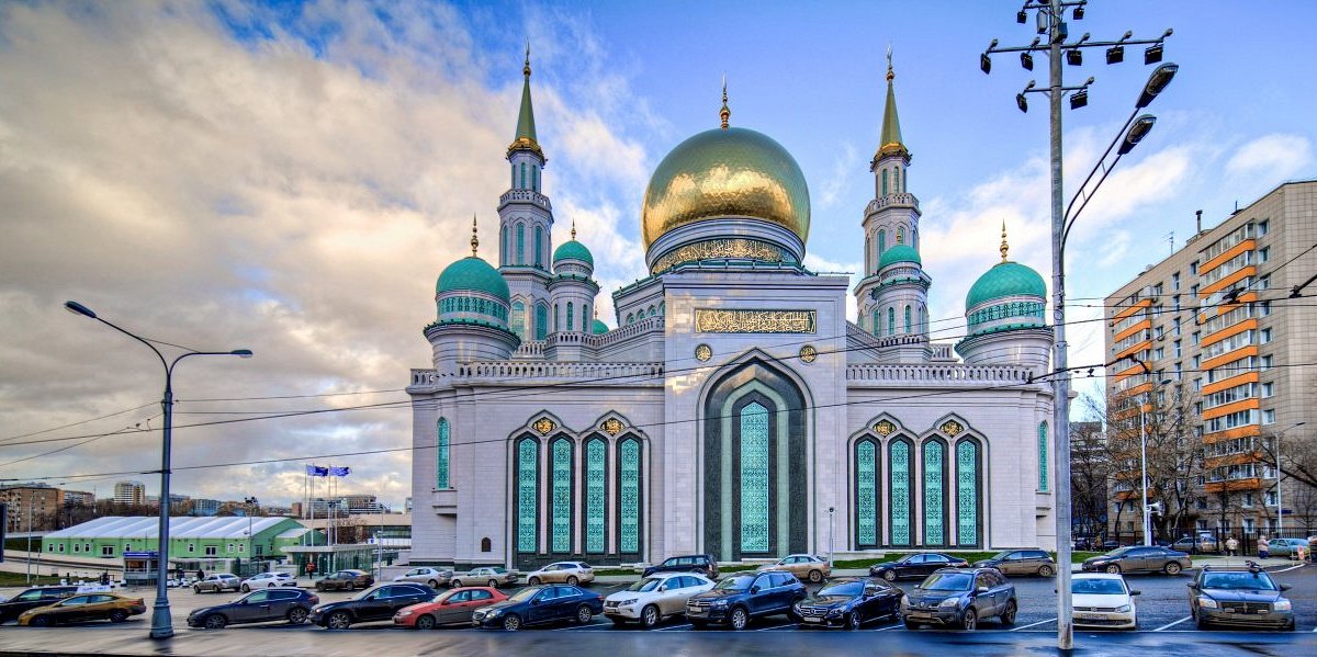 Мечети москвы фото. Мечеть Московская Соборная мечеть. Шестиэтажная Московская Соборная мечеть.