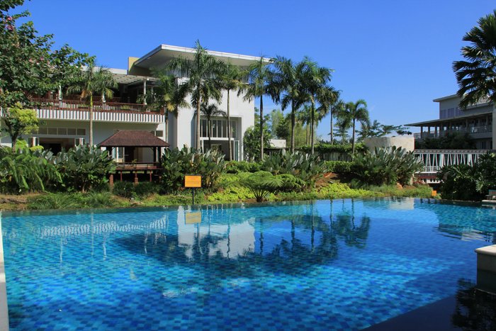 Aston Bogor Hotel and Resort Pool: Pictures & Reviews - Tripadvisor