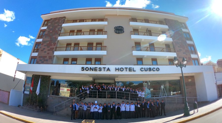 Fachada del hotel: Gente feliz, gente que le gusta servir a la gente.