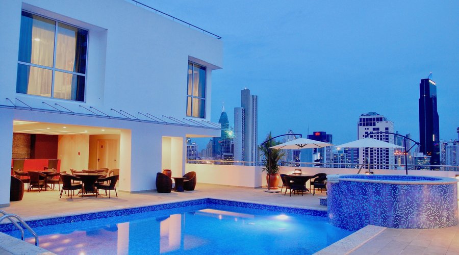 Rooftop Pool & Panama City Skyline View