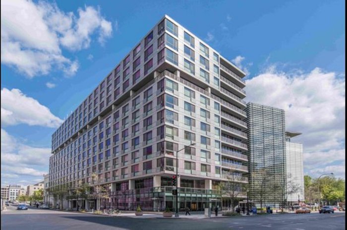 New Jersey mall adding luxury apartments