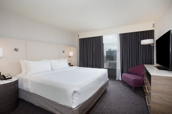 Crowne Plaza Kansas City Downtown Rooms: Pictures & Reviews - Tripadvisor