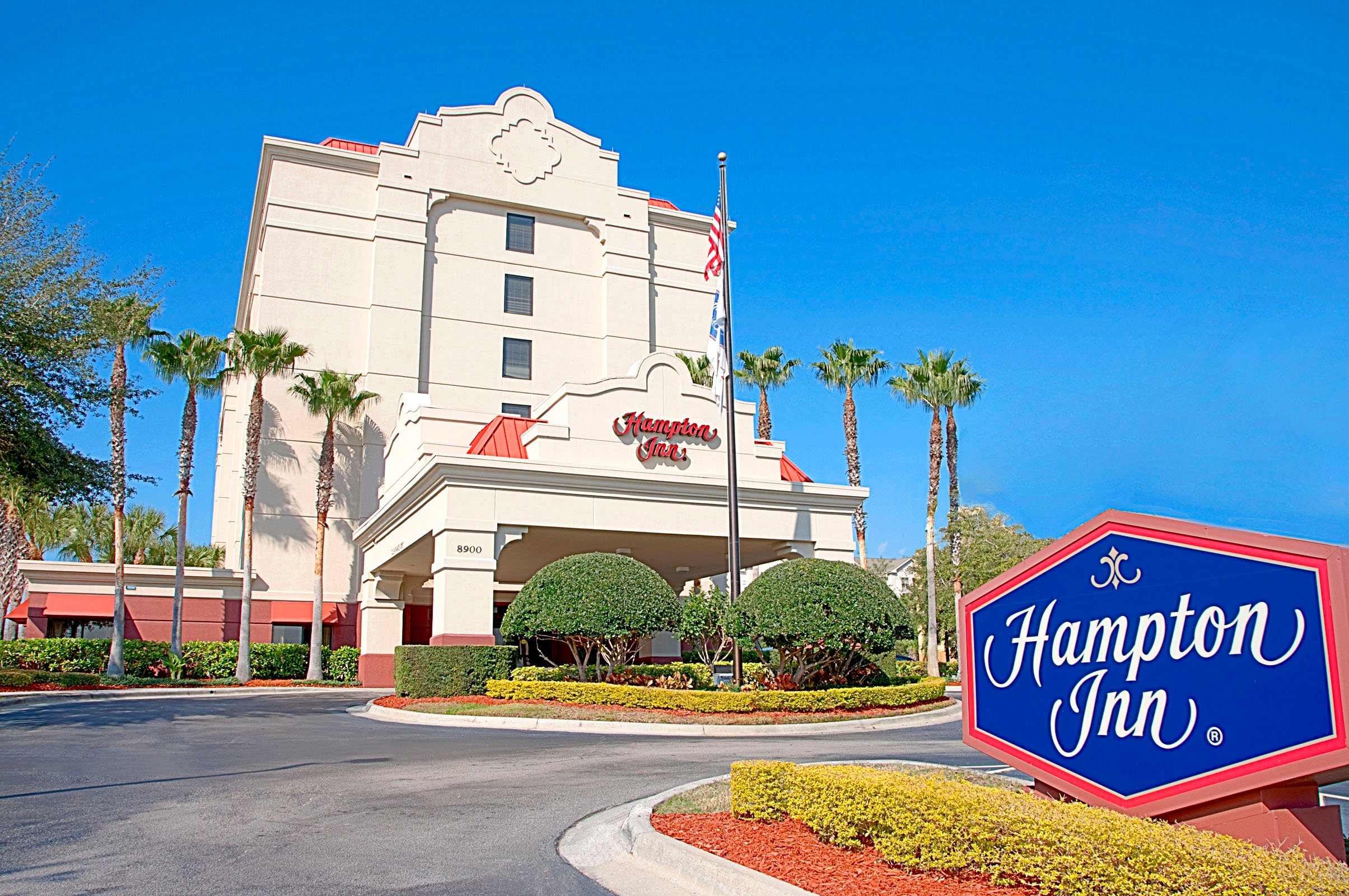 HAMPTON INN ORLANDO INTERNATIONAL DRIVE CONVENTION CENTER UPDATED   Main Entrance 