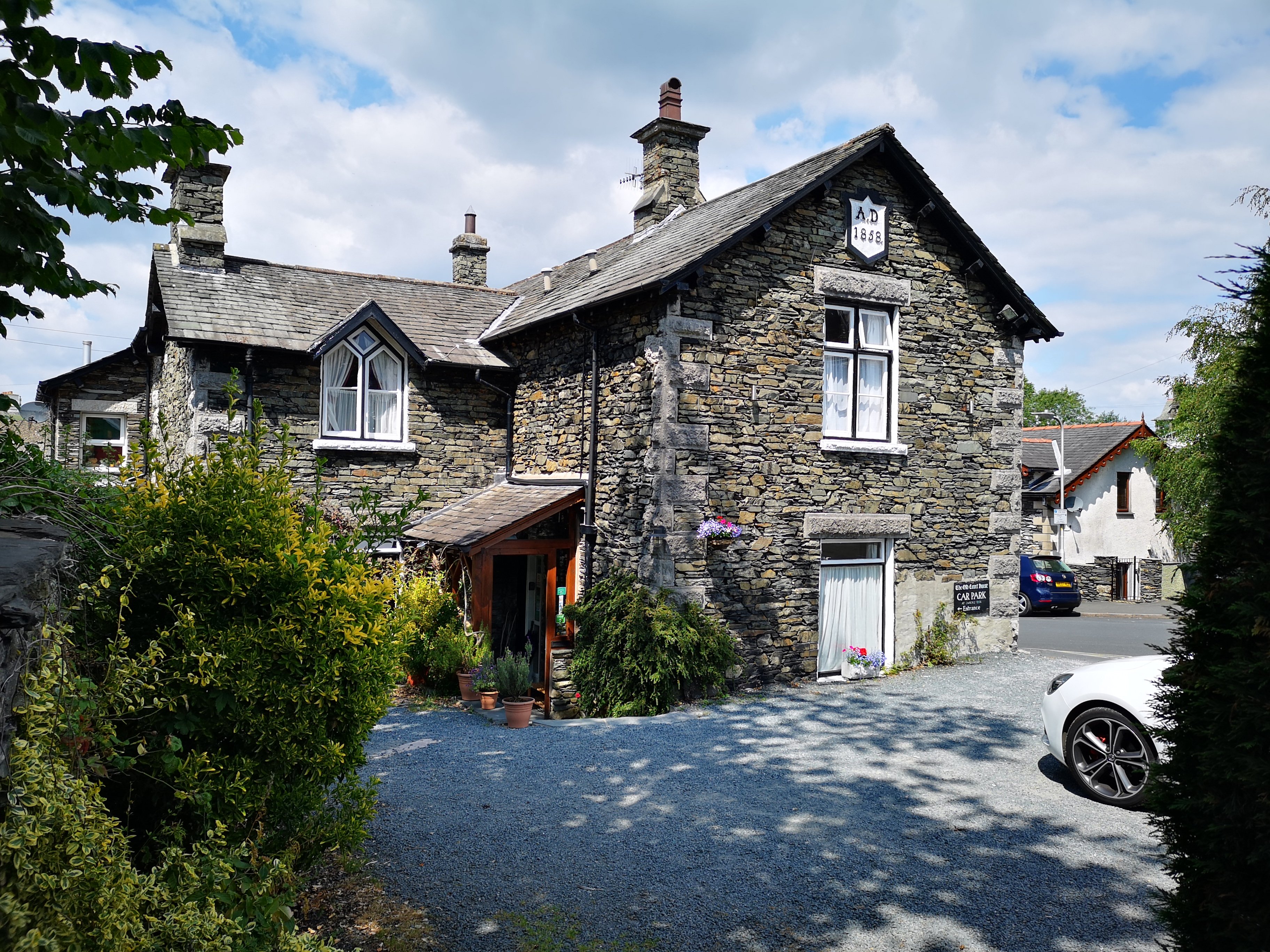 THE OLD COURT HOUSE - B&B Reviews (Bowness-on-Windermere, England ...