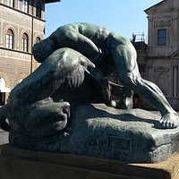 Скульптура "Ercole che lotta con il leone", Piazza Ognissanti, Флоренция, июль.