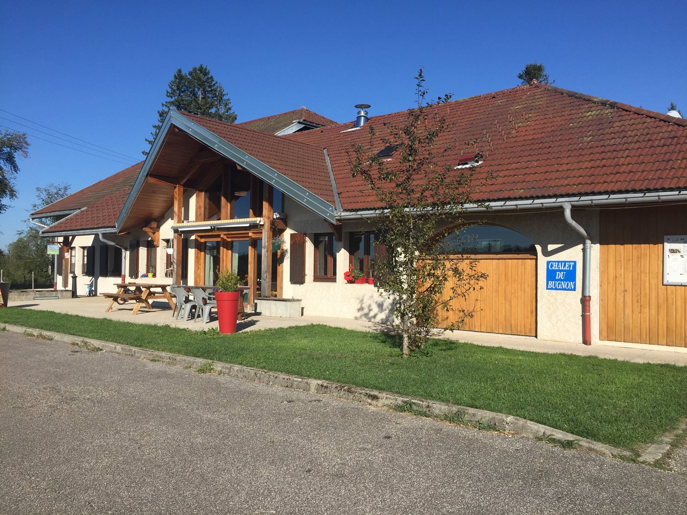 DOMAINE DU BUGNON - Prices & Hotel Reviews (Lac des Rouges Truites, France)