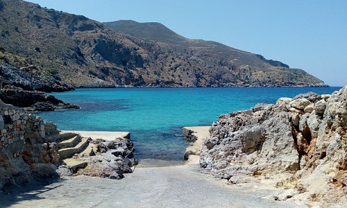 Ombros Gialos Beach.