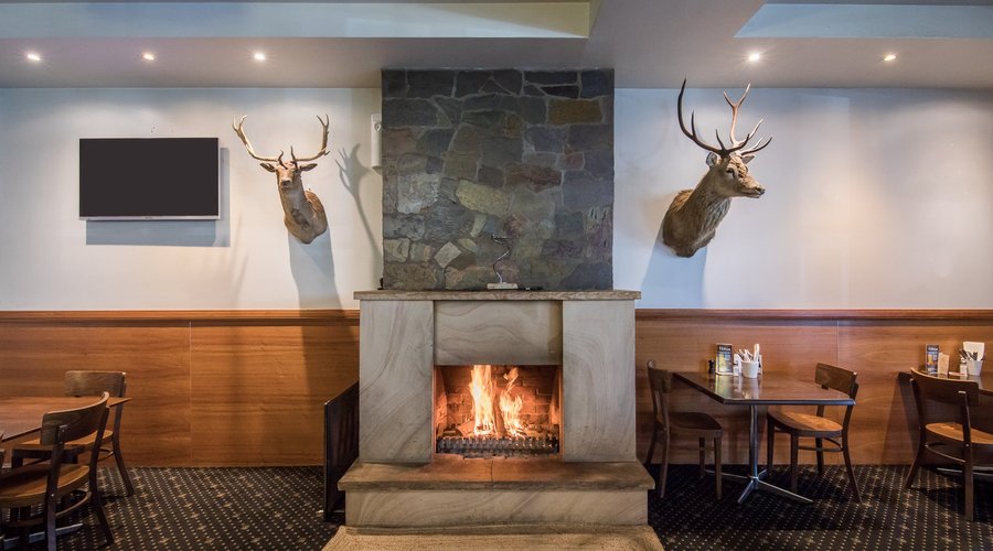 We invite you to dine with us and enjoy a range of dishes that are listed on our new, locally-inspired menu. With a regular delivery of fresh seafood, our four award winning chefs work with the best of regional produce to serve you the quality meals that won The Duke – BEST CASUAL DINING VENUE – Excellence award for 2015.