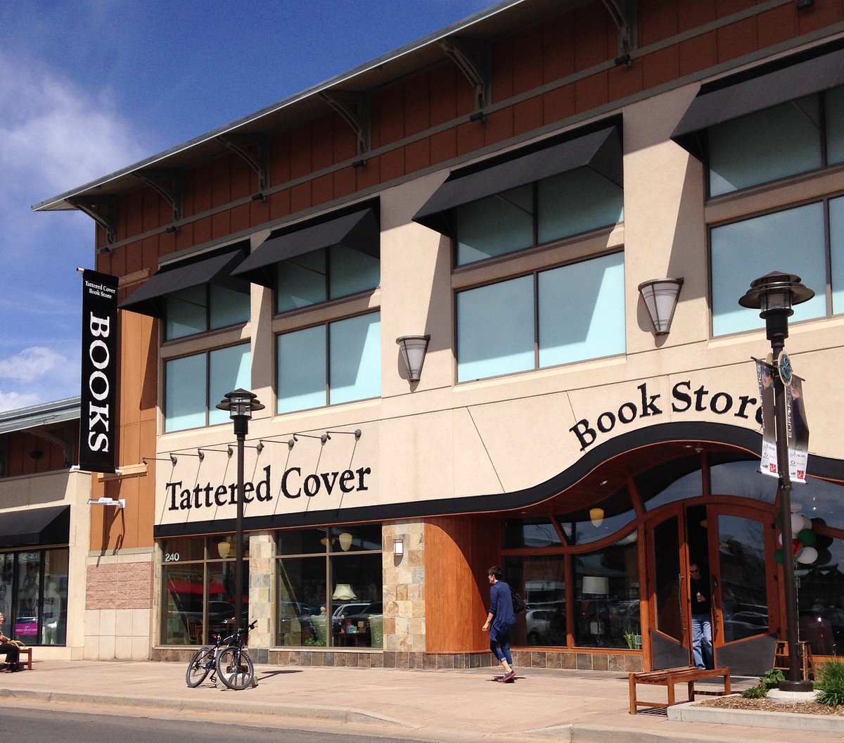 Tattered Cover Debuts Holiday Pop-Up Shop at Park Meadows Mall on Friday,  October 1