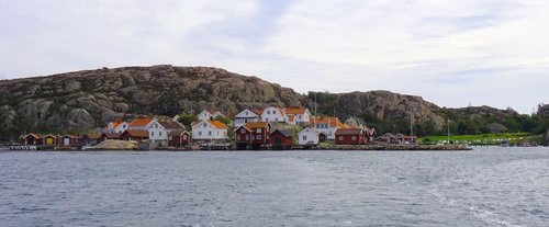 Somewhere in Sotenäs. The coast is dotted with small, idyllic places like this.