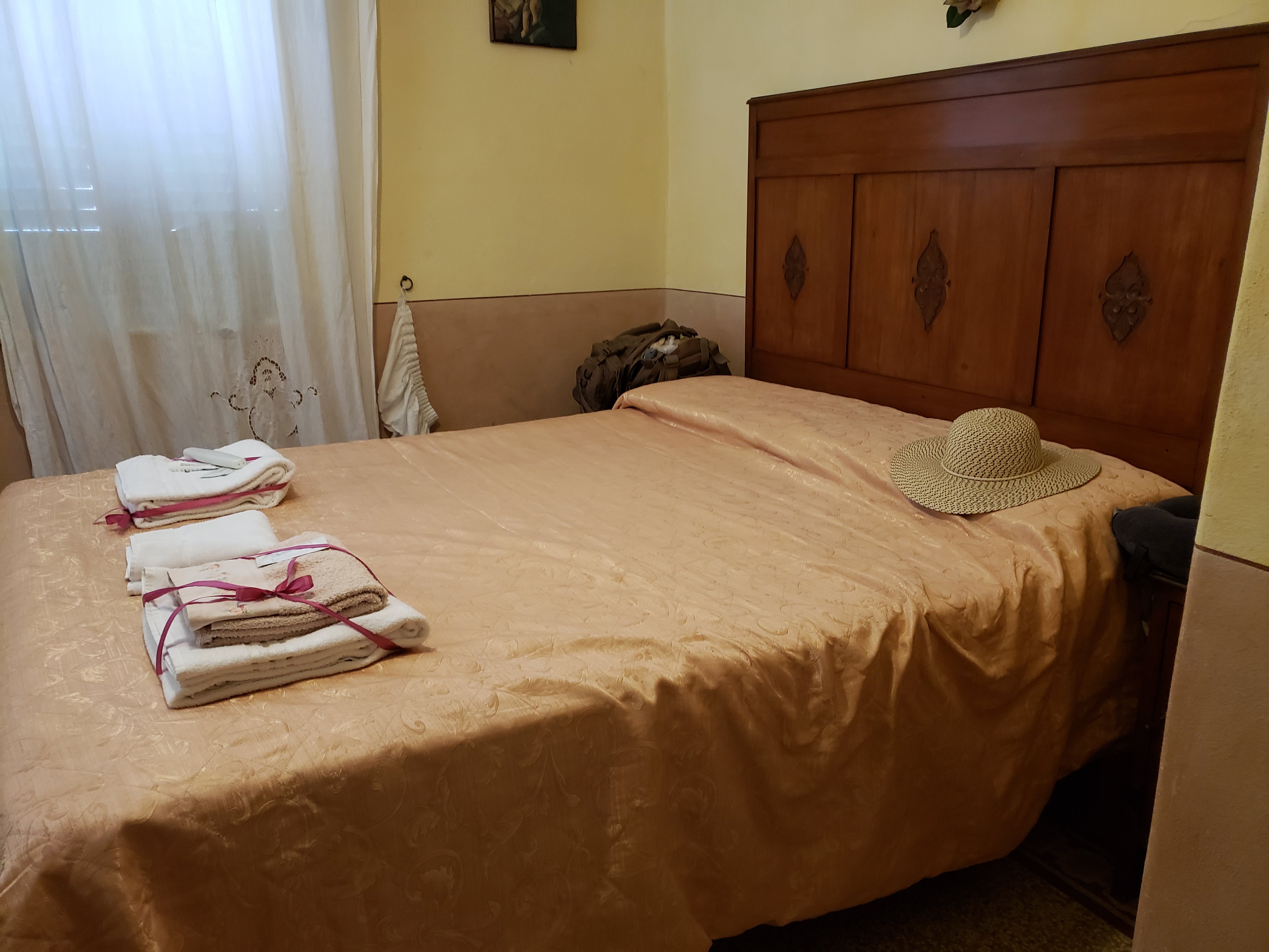 BED & BREAKFAST EVELINA - Prices & B&B Reviews (Lucca, Italy)