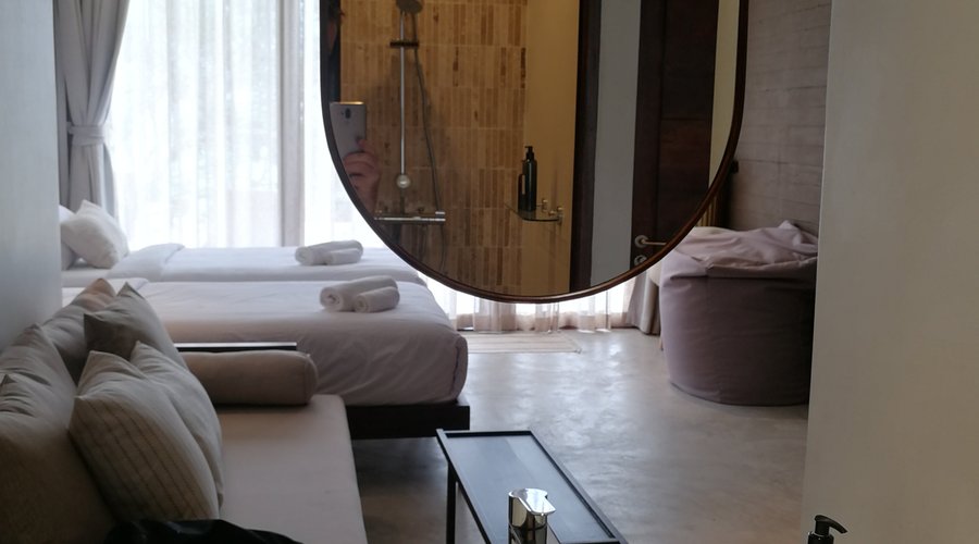 Downstairs twin room