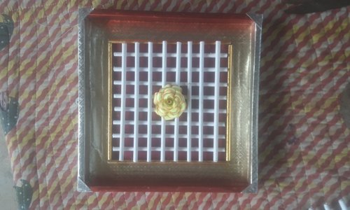 Annie's Art and Crafts deals in paper sticks, wall hangings, Decorative items, warping.