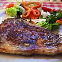 Wederom heerlijk gegeten en super bediening entrecote en gemixte salade