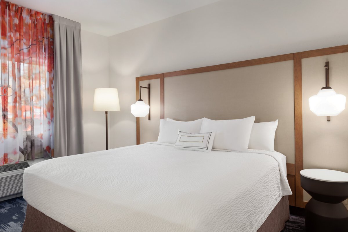 Fairfield Inn by Marriott Visalia Sequoia - hotel rooms