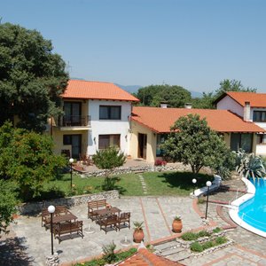 https://www.villaanthemia.gr/en/