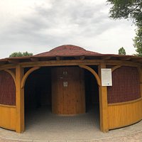 これがグラディアヴェルクです。中に入って散歩しましょう。