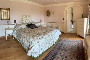 Room & Suite