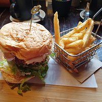 Chicken burger & chips