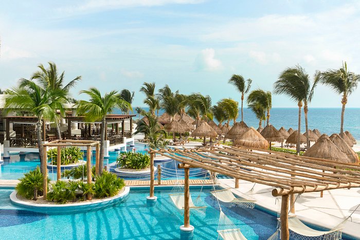 Pool Excellence Playa Mujeres