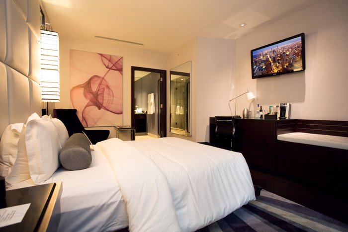 Luxury Hotel Rooms in Chicago