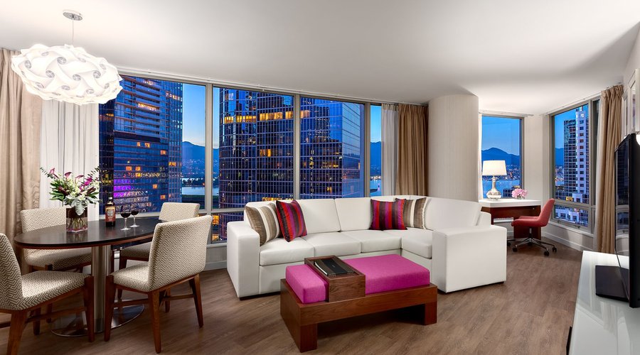 Deluxe Harbour View Suite