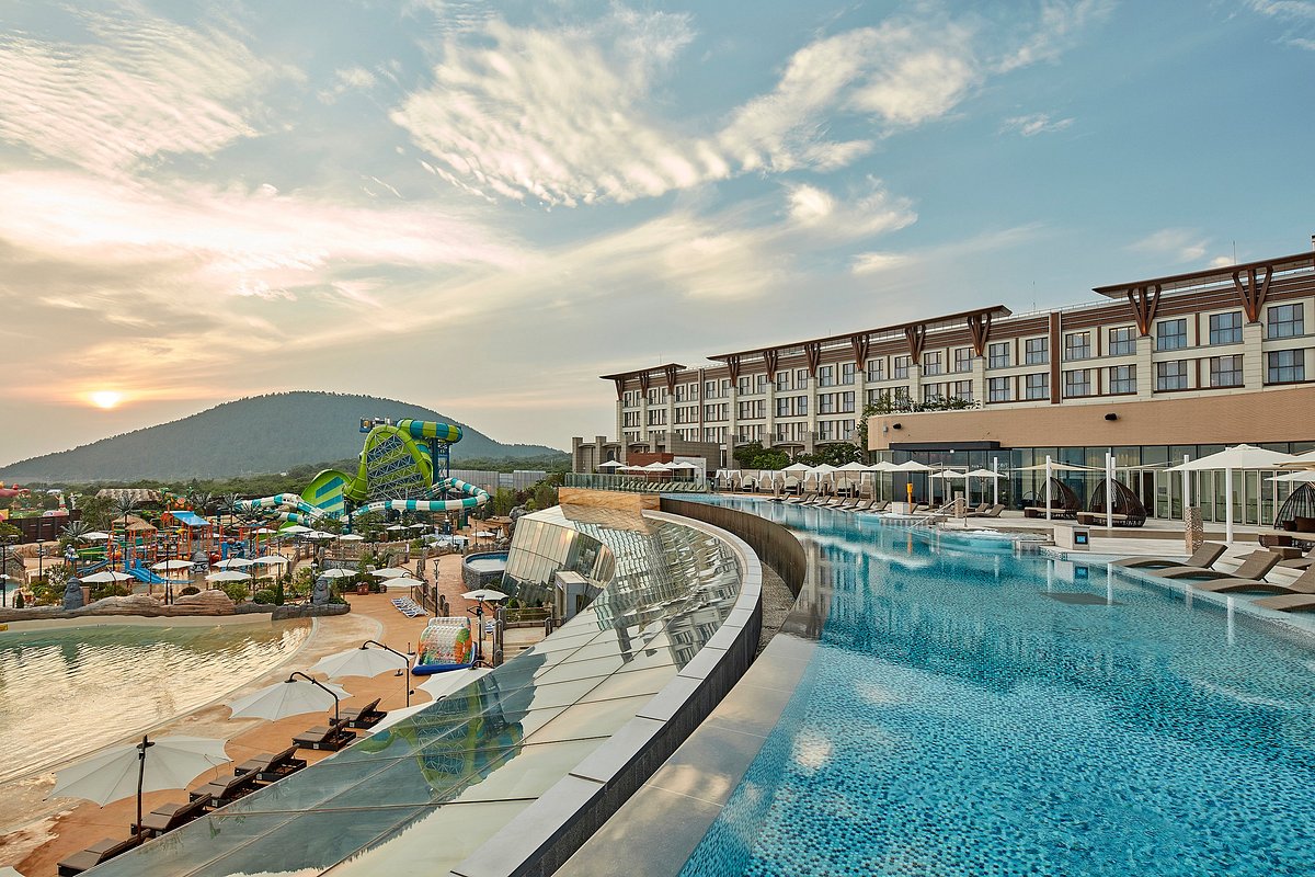‪Shinhwa Jeju Shinhwa World Hotels &amp; Resorts‬، فندق في ‪Jeju Island‬